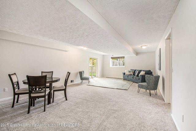 1000 Hawks Ridge, Grand Ledge, MI 48837