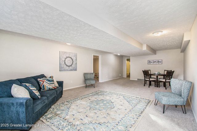 1000 Hawks Ridge, Grand Ledge, MI 48837