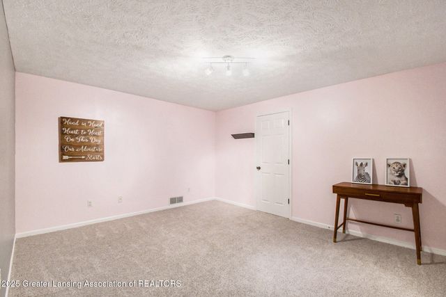 1000 Hawks Ridge, Grand Ledge, MI 48837