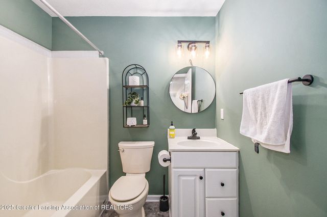 1000 Hawks Ridge, Grand Ledge, MI 48837