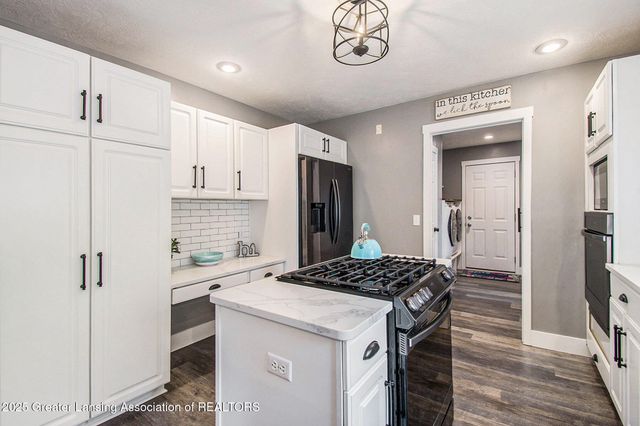 1000 Hawks Ridge, Grand Ledge, MI 48837