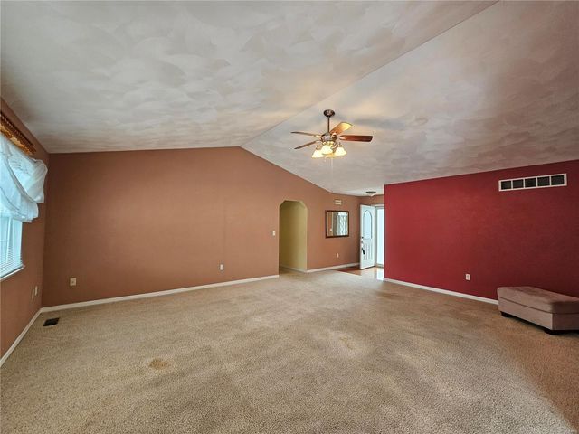 5751 Horseman, Smithton, IL 62285