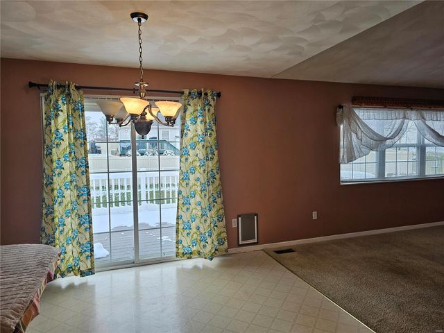 5751 Horseman, Smithton, IL 62285