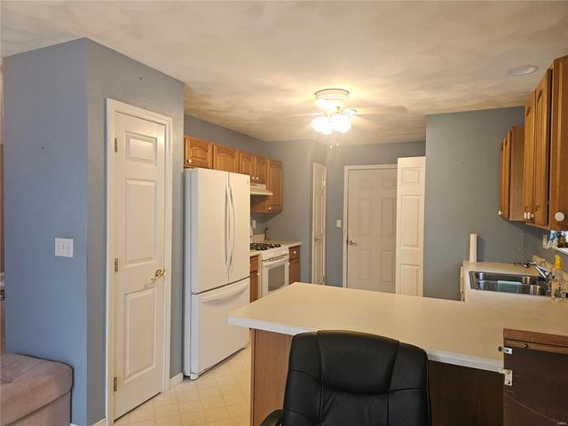 5751 Horseman, Smithton, IL 62285