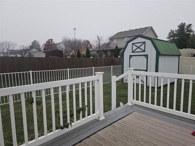 5751 Horseman, Smithton, IL 62285