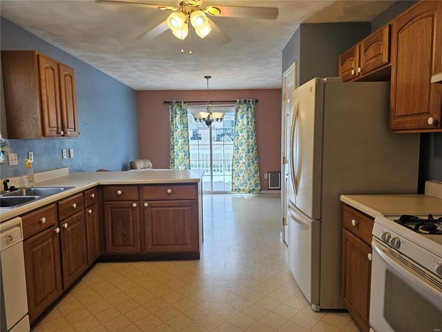 5751 Horseman, Smithton, IL 62285