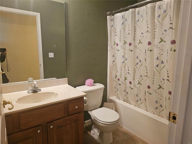 5751 Horseman, Smithton, IL 62285