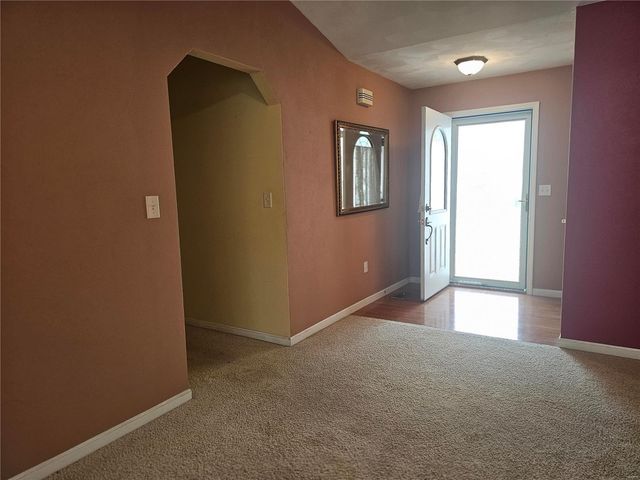 5751 Horseman, Smithton, IL 62285