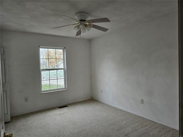 5751 Horseman, Smithton, IL 62285