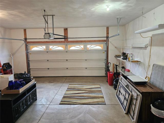 5751 Horseman, Smithton, IL 62285