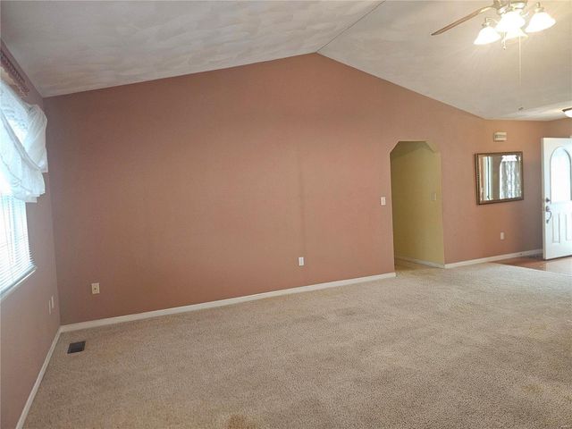 5751 Horseman, Smithton, IL 62285