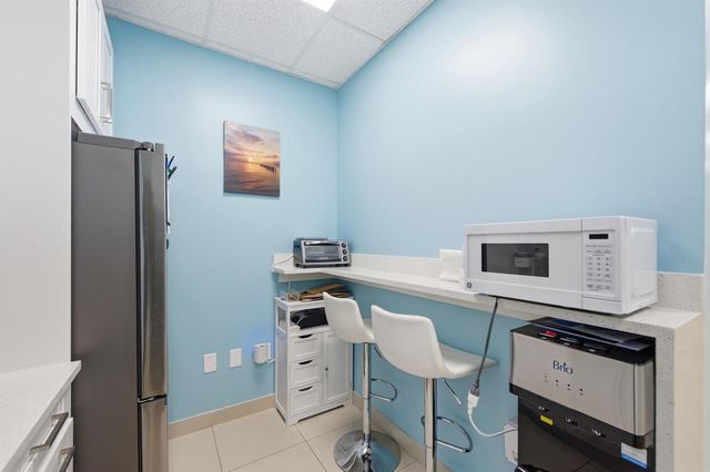 7301 Wiles Road 202, Coral Springs, FL 33067