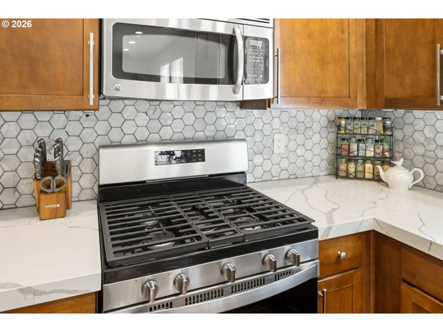 16559 Se WINDSWEPT WATERS Dr, Damascus, OR 97089