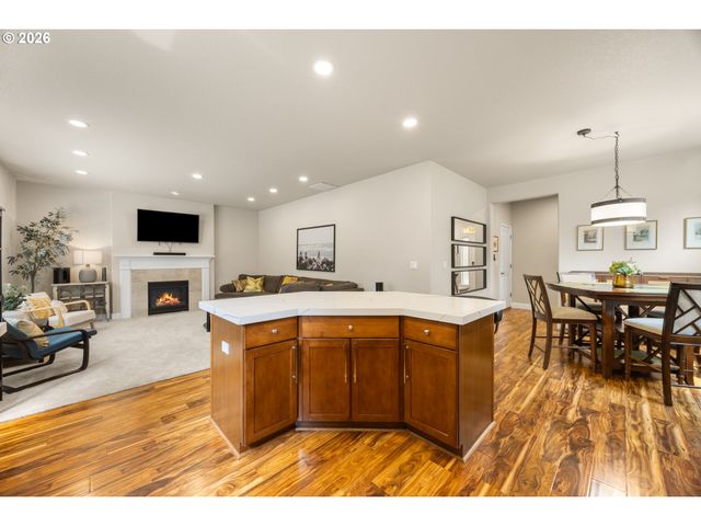 16559 Se WINDSWEPT WATERS Dr, Damascus, OR 97089
