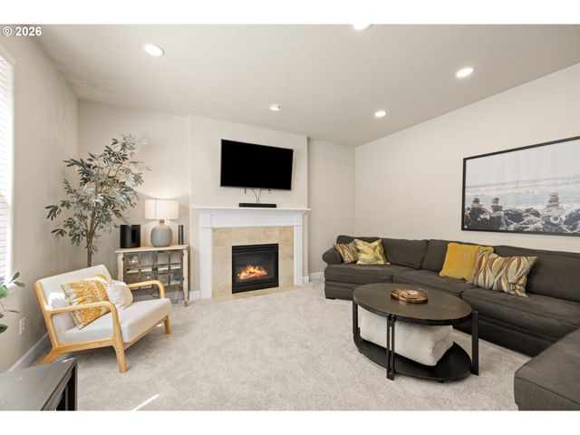 16559 Se WINDSWEPT WATERS Dr, Damascus, OR 97089