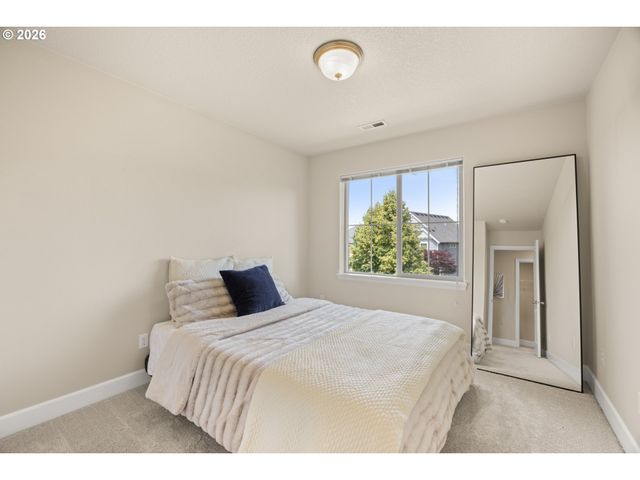 16559 Se WINDSWEPT WATERS Dr, Damascus, OR 97089