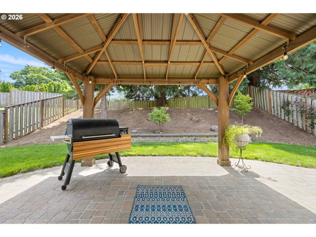 16559 Se WINDSWEPT WATERS Dr, Damascus, OR 97089