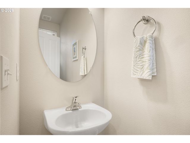 16559 Se WINDSWEPT WATERS Dr, Damascus, OR 97089