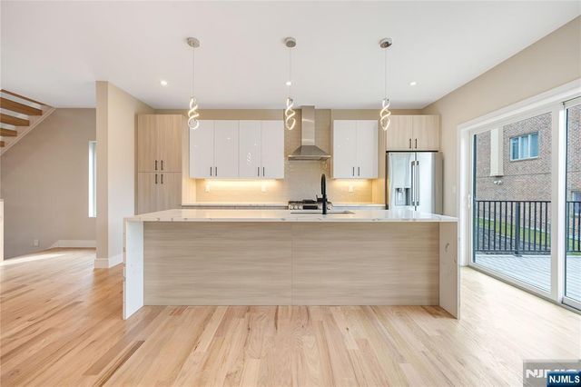428 Lafayette Avenue, Cliffside Park, NJ 07010