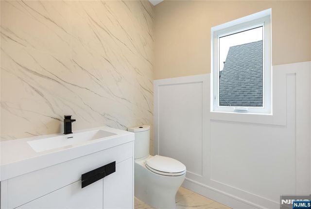 428 Lafayette Avenue, Cliffside Park, NJ 07010