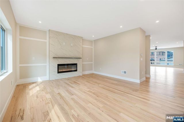 428 Lafayette Avenue, Cliffside Park, NJ 07010