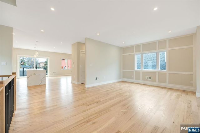 428 Lafayette Avenue, Cliffside Park, NJ 07010