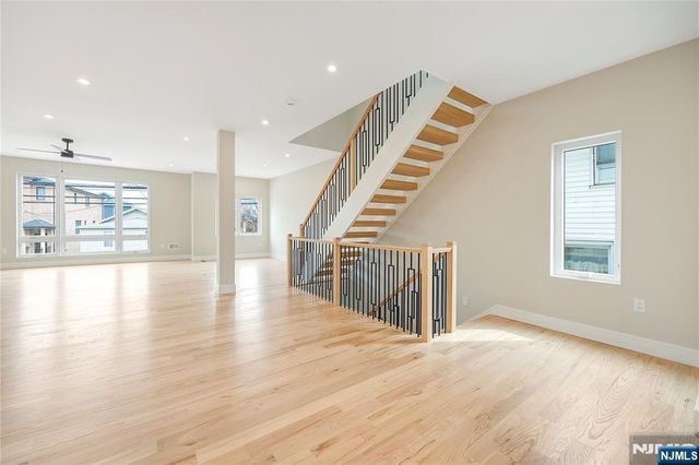 428 Lafayette Avenue, Cliffside Park, NJ 07010