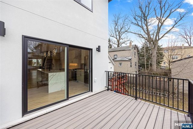 428 Lafayette Avenue, Cliffside Park, NJ 07010