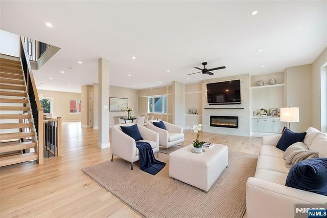 428 Lafayette Avenue, Cliffside Park, NJ 07010