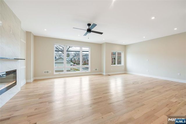 428 Lafayette Avenue, Cliffside Park, NJ 07010