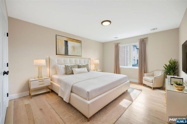 428 Lafayette Avenue, Cliffside Park, NJ 07010