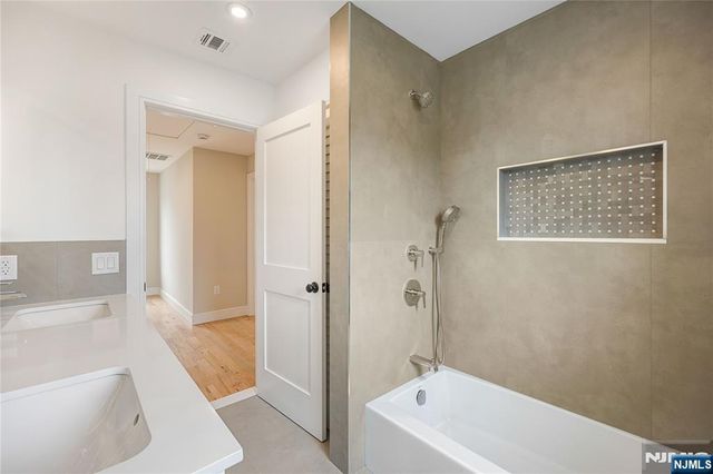 428 Lafayette Avenue, Cliffside Park, NJ 07010