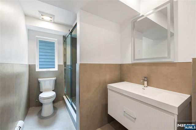 428 Lafayette Avenue, Cliffside Park, NJ 07010