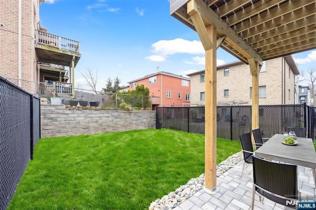 428 Lafayette Avenue, Cliffside Park, NJ 07010