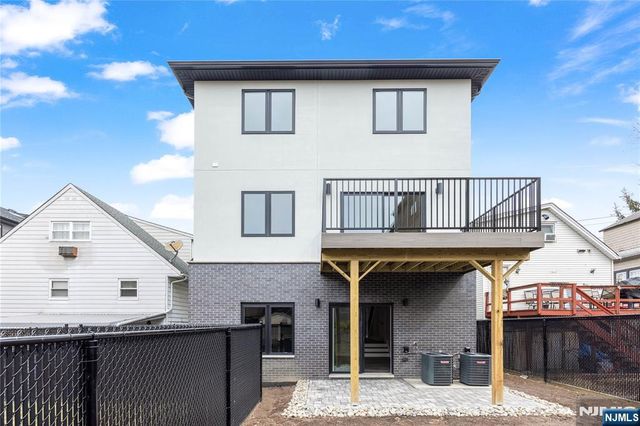 428 Lafayette Avenue, Cliffside Park, NJ 07010