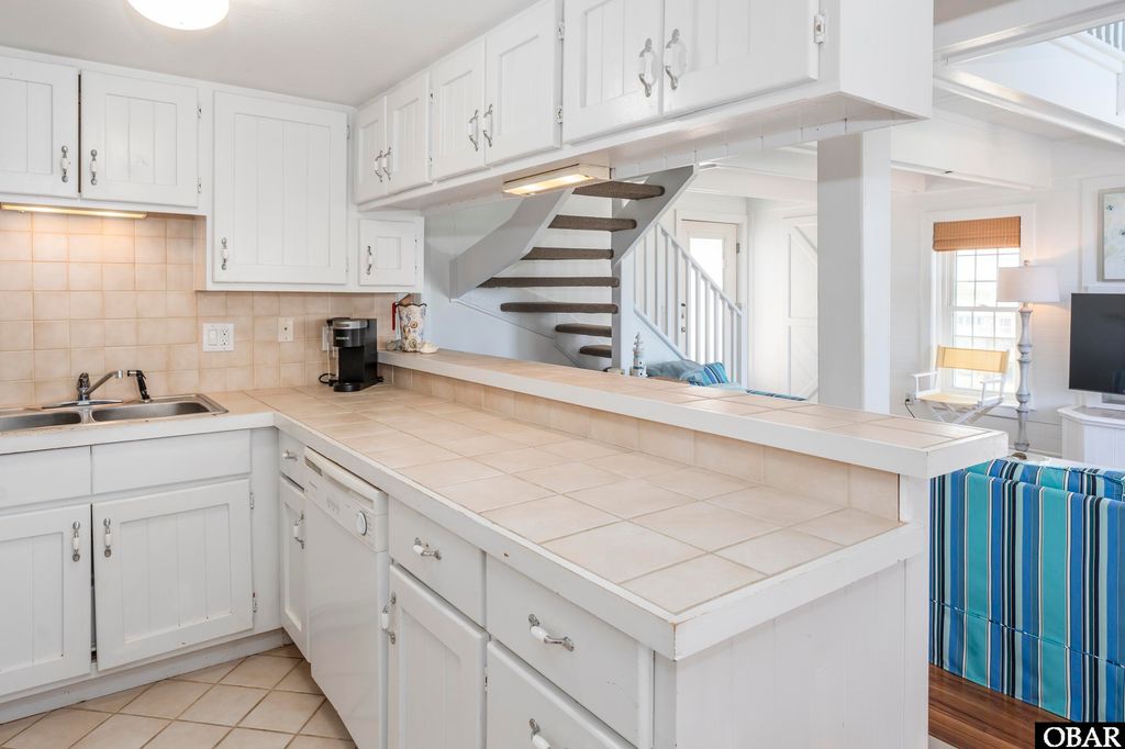 Image 14 of property listing at 1245 Duck Rd # 210, Duck, NC 27949