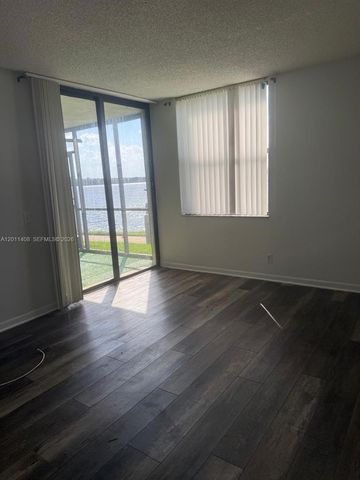 109 Lake Emerald Dr 102, Oakland Park, FL 33309