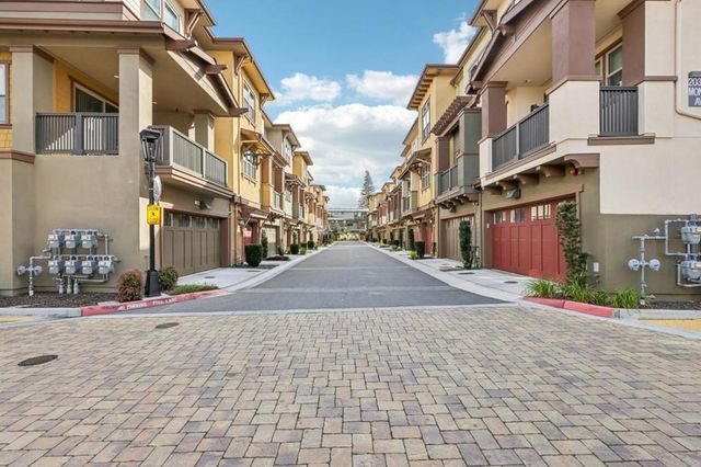 311 Marquetta Circle, Mountain View, CA 94043