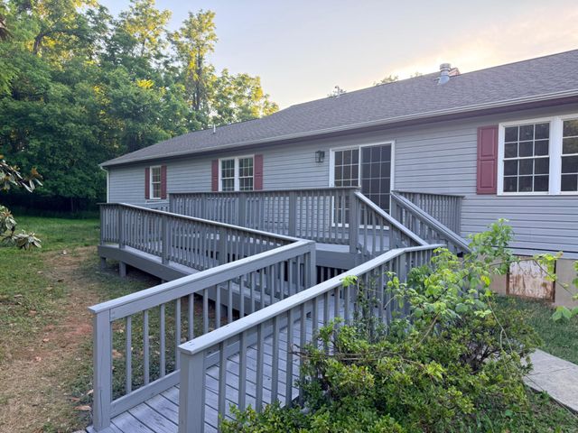 9383 PETERSBURG LN, Orange, VA 22960