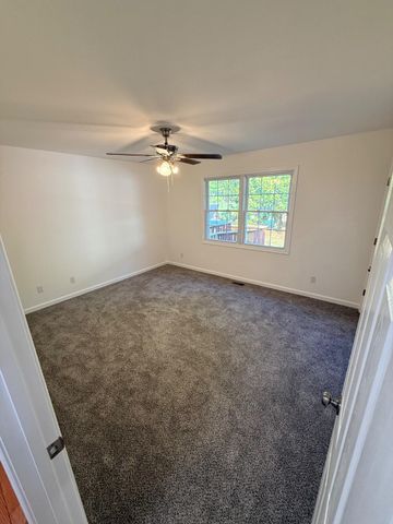 9383 PETERSBURG LN, Orange, VA 22960