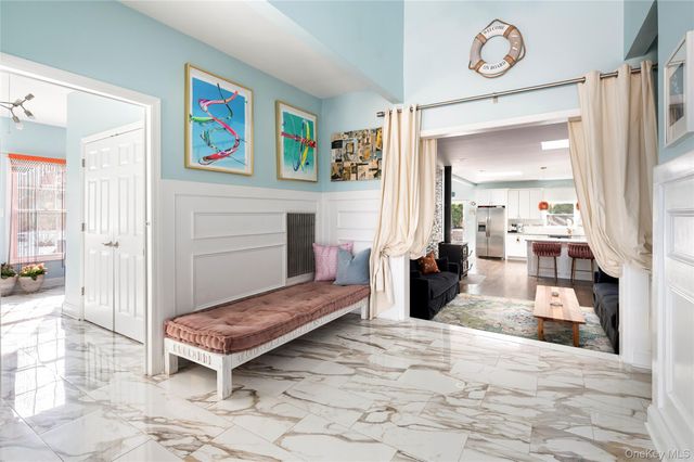 87 Washington Heights Avenue, Hampton Bays, NY 11946