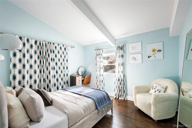 87 Washington Heights Avenue, Hampton Bays, NY 11946