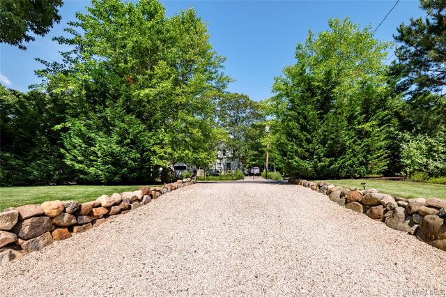 87 Washington Heights Avenue, Hampton Bays, NY 11946