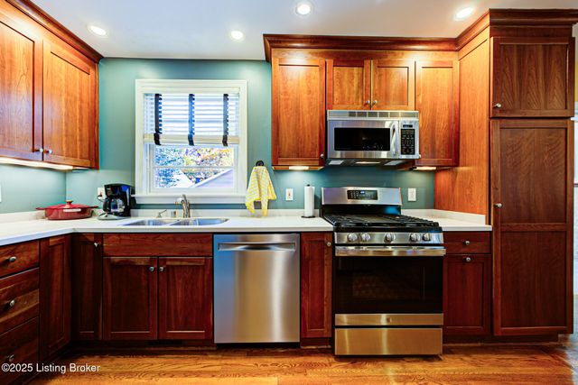 4012 Saint Ives Ct, Norbourne Estates, KY 40207