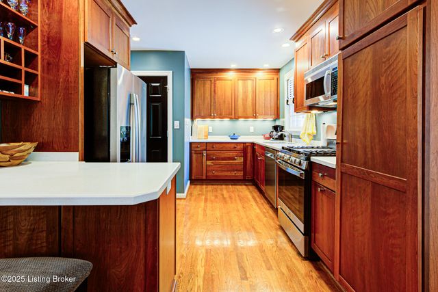 4012 Saint Ives Ct, Norbourne Estates, KY 40207