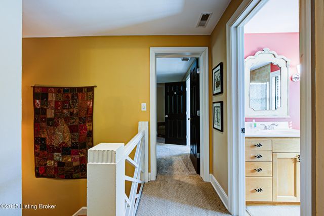 4012 Saint Ives Ct, Norbourne Estates, KY 40207