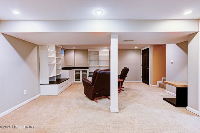 4012 Saint Ives Ct, Norbourne Estates, KY 40207