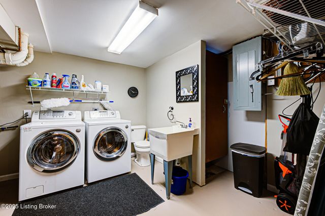 4012 Saint Ives Ct, Norbourne Estates, KY 40207