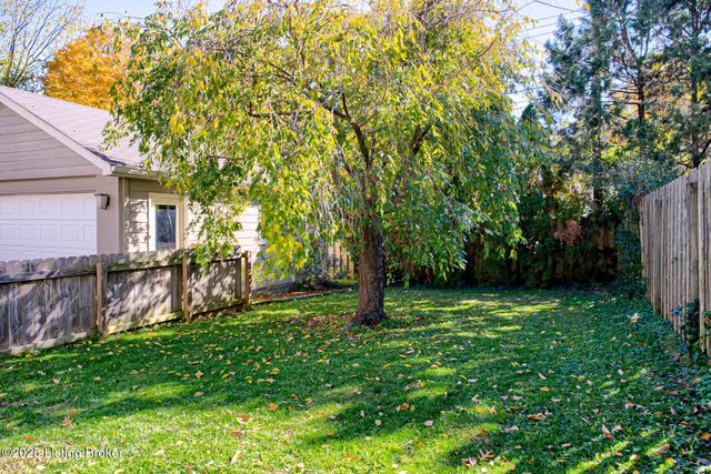 4012 Saint Ives Ct, Norbourne Estates, KY 40207