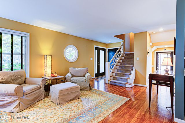 4012 Saint Ives Ct, Norbourne Estates, KY 40207